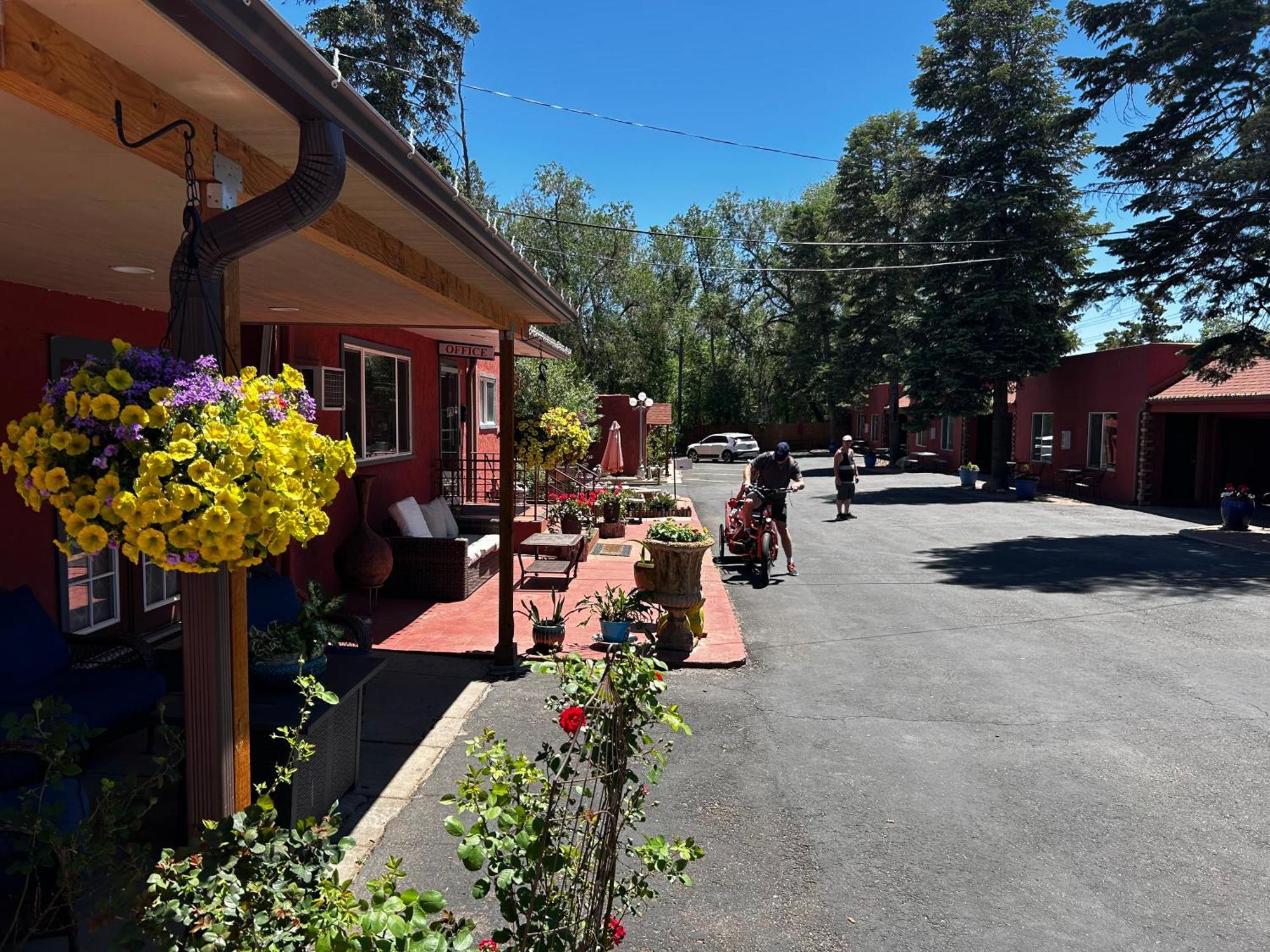 Rainbow Lodge And Inn Colorado Springs Bagian luar foto